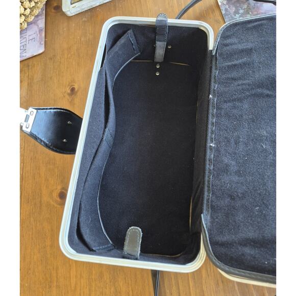 Unbranded Large Black Hard Shell Vintage Leather Camera Case with Shoulder Strap - Picture 10 of 10